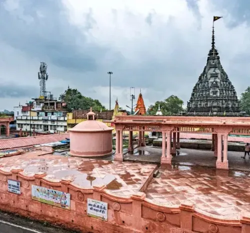 पुरुषोत्तम मास 2026: गया का विष्णुपद मंदिर — नारायण के पदचिन्हों पर 18वीं सदी की अहिल्याबाई की विरासत