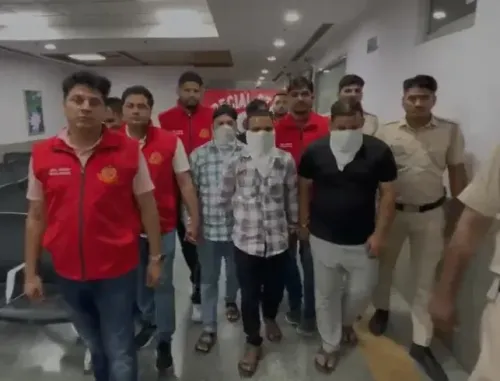 पूर्वी दिल्ली हथियारबंद लूट: 5 आरोपी गिरफ्तार, 21 सोने की चेन व ₹2.31 लाख बरामद