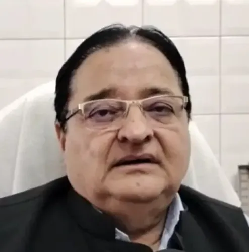 क्या नाम छुपाकर कारोबार नहीं करना चाहिए? क्यूआर कोड विवाद पर एसटी हसन का बयान
