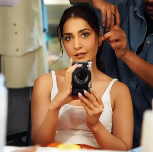 What Quirky Triangle Love Did Raashii Khanna Reveal on the Sets of ‘Telusu Kada’?