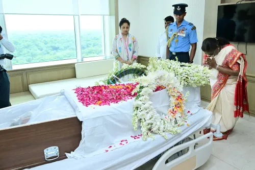 क्या राष्ट्रपति मुर्मू ने गंगाराम अस्पताल जाकर शिबू सोरेन को श्रद्धांजलि दी?
