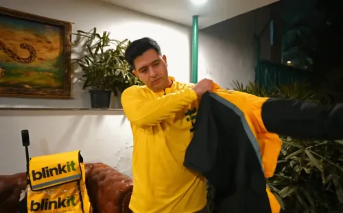 क्या राघव चड्ढा एक दिन के लिए ब्लिंकिट डिलीवरी बॉय बने?