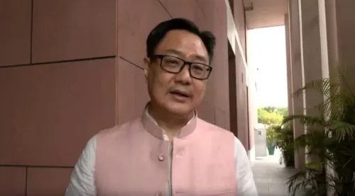 किरेन रिजिजू का राहुल गांधी पर हमला: उग्रवादियों के साथ उठना-बैठना है चिंताजनक