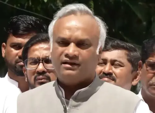 राहुल गांधी पर उत्तराखंड एफआईआर: प्रियांक खड़गे बोले 'राजनीतिक साजिश', भाजपा ने किया पलटवार