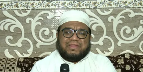 राहुल गांधी की मांसाहार टिप्पणी पर मुफ्ती वजाहत कासमी का पलटवार: 'सनातन संस्कृति में मांस का कोई स्थान नहीं'