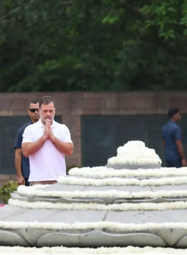 Rahul Gandhi Remembers Rajiv Gandhi on Birth Anniversary