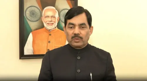 क्या राहुल गांधी संवेदनशील नहीं हैं, सिर्फ राजनीति के लिए इंदौर जा रहे हैं?