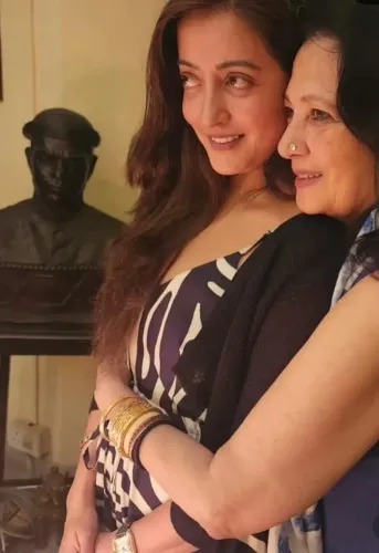 Raima Sen Wishes Her Beloved Mother Moon Moon Sen on Her 71st Birthday with Heartfelt Family Memories