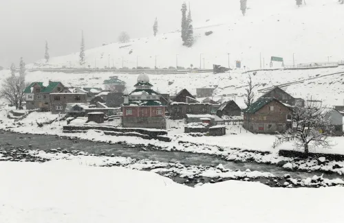 How is the weather impacting Jammu and Kashmir?