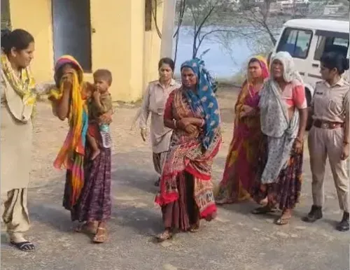 झालावाड़ में कपड़े की दुकान से चोरी की कोशिश, पनवाड़ पुलिस ने महिला गैंग की 4 सदस्यों को गिरफ्तार किया
