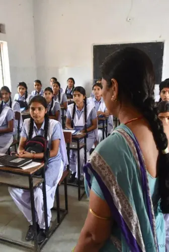सवाई माधोपुर: शिक्षिका के पैसे खोने पर छात्राओं की कपड़े उतरवाकर तलाशी, शिक्षिका निलंबित
