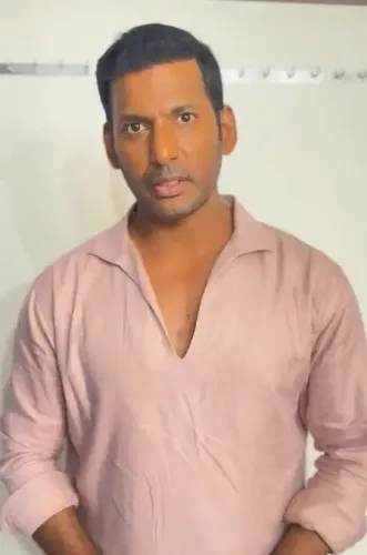 अभिनेता राजेंद्र ने एमजीआर पर की टिप्पणी के लिए मांगी माफी, विशाल बोले-गलती का अहसास होना बड़ी बात 