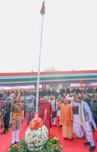क्या राज्यपाल आनंदीबेन पटेल ने गणतंत्र दिवस परेड की सलामी ली?