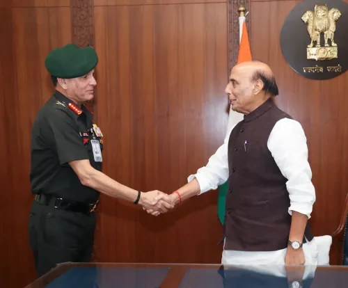 जनरल धीरज सेठ की रक्षा मंत्री राजनाथ सिंह से पहली मुलाकात, सेना आधुनिकीकरण पर चर्चा