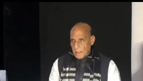क्या रक्षा उपकरणों के लिए विदेशों पर निर्भरता कम करनी होगी?ः राजनाथ सिंह