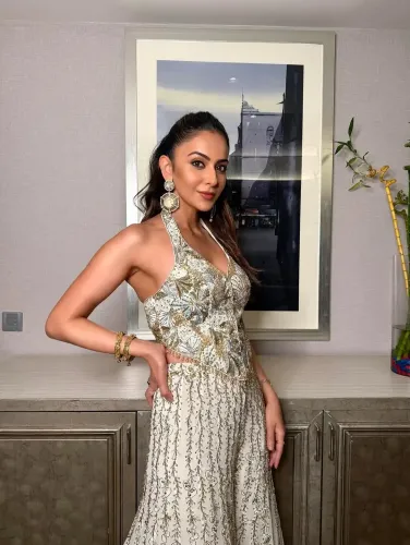 Is Rakul Preet Singh Stuck in Mumbai Traffic?