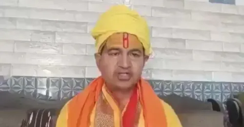 कृष्ण जन्मभूमि मंदिर के चढ़ावे पर सीबीआई जांच की मांग, संत दिनेश फलाहारी महाराज का वीडियो वायरल