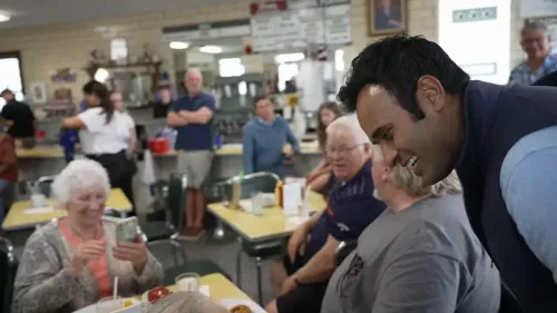 Ramaswamy Meets 94-Year-Old Juanita at Ice Cream Shop