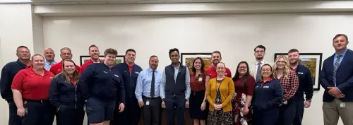 Ramaswamy Visits Uline in Ohio, Pledges High-Paying Jobs