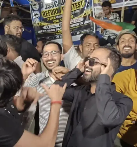 जेएसएससी-सीजीएल रद्द: 24 दिन के आंदोलन की जीत, जयपाल सिंह स्टेडियम में छात्रों का जश्न