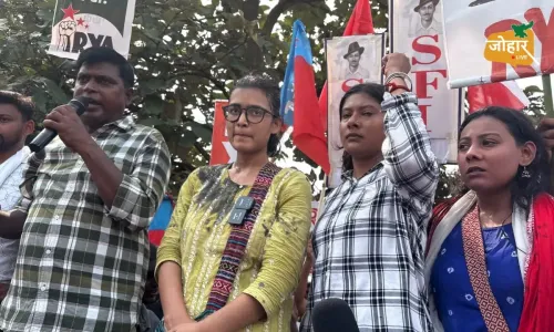 रांची में आइसा अध्यक्ष नेहा बोरा पर स्याही हमला, जेपीएससी-जेएसएससी मार्च के दौरान बवाल