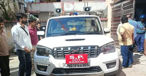 रांची में युवा गुटों के बीच हिंसा: पत्थरबाजी और फायरिंग से मचा हड़कंप