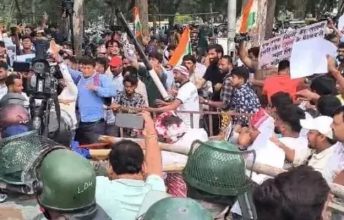 रांची: JPSC-JSSC अनियमितता पर छात्रों का विधानसभा घेराव, पथराव-लाठीचार्ज में कई घायल