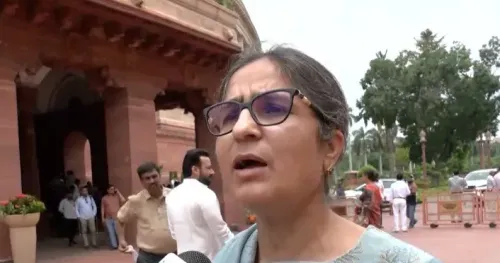 रंजीत रंजन का आरोप: सरकार चर्चा से भाग रही है, अमरा राम ने पुलिस कार्रवाई पर साधा निशाना