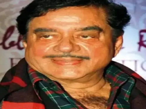 'धुरंधर' की प्रशंसा में शत्रुघ्न सिन्हा ने कहा, 'रणवीर सिंह ही निभा सकते थे ऐसा किरदार'