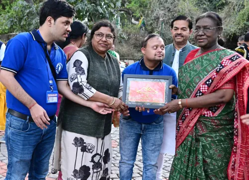 राष्ट्रपति भवन में 'पर्पल फेस्ट': 8000 से अधिक दिव्यांगजनों ने किया अमृत उद्यान का अनोखा दौरा
