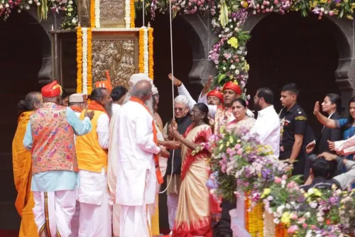 सिंहस्थ महाकुंभ 2027 का शुभारंभ: राष्ट्रपति द्रौपदी मुर्मु ने नासिक-त्र्यंबकेश्वर में किया ध्वजारोहण