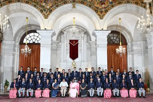 क्या राष्ट्रपति द्रौपदी मुर्मु ने वर्ष 2022-23 के लिए एनएसएस पुरस्कार वितरित किए?