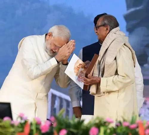 क्या राष्ट्रपति मुर्मू और पीएम मोदी ने मशहूर मूर्तिकार राम सुतार के निधन पर दुख व्यक्त किया?