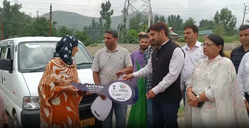 जम्मू-कश्मीर में NRLM से 8.5 लाख महिलाएं बनीं उद्यमी, अवंतीपोरा में फूड एंटरप्राइज़ बना मिसाल