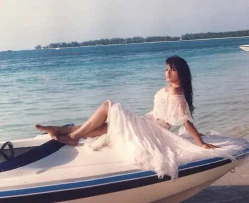 Raveena Tandon marks 31 years of 'Zamaana Deewana' with SRK tribute