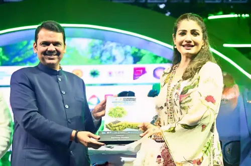 Is Raveena Tandon Recognized by Maharashtra CM Devendra Fadnavis?