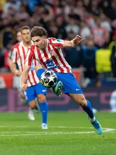 Real Madrid's €150m Julian Alvarez bid rejected by Atletico Madrid