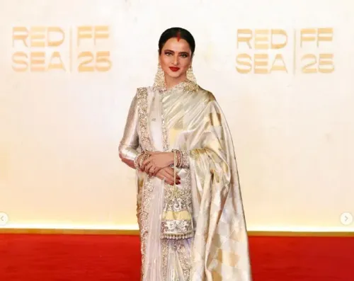 रेखा को IFFM 2026 में 'एक्सीलेंस इन सिनेमा अवॉर्ड', मेलबर्न में होगी 'उमराव जान' की स्पेशल स्क्रीनिंग