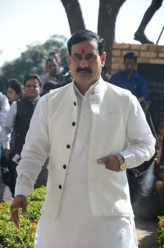 Datia violence: 8 cops hurt as BJP workers clash over bypoll candidate