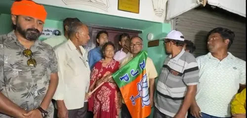 महिलाओं की सुरक्षा पर जोर: भाजपा ने आरजी कर रेप पीड़िता की मां को पनिहाटी से बनाया उम्मीदवार