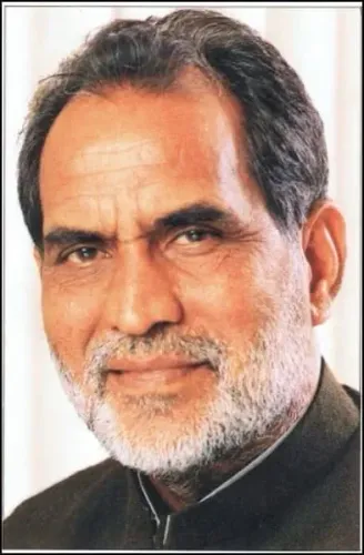 Rijiju Pays Tribute to Former PM Chandra Shekhar on Death Anniversary