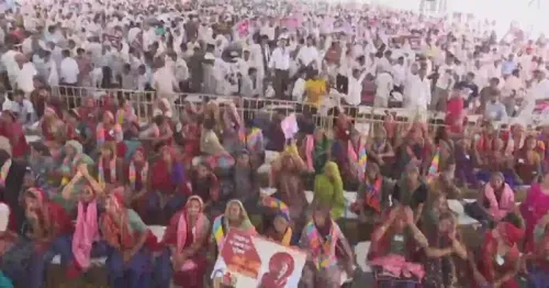 Rijiju: PM Modi lays foundation stones in Banaskantha