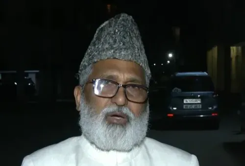सड़क पर नमाज पर योगी के बयान को उत्तराखंड मदरसा बोर्ड चेयरमैन का समर्थन, कहा — 'मस्जिद में शिफ्ट में पढ़ें'