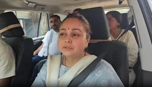 रोहिणी आचार्या का राजद पर हमला: 'गुटबाजी और वसूली करने वाले को MLC टिकट क्यों?'