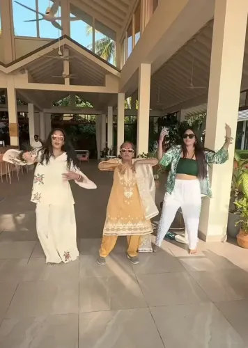 Did Rupali Ganguly Just Bring Back Priyanka Chopra and Bipasha Basu’s ‘Teri Dulhan Sajaoongi’?