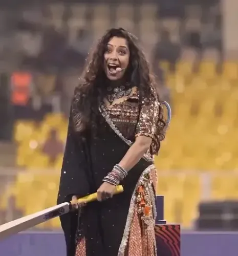 Rupali Ganguly Shines at ISPL with Amitabh Bachchan & Sachin Tendulkar, Recites Iconic ‘Aapko Kya’ Dialogue