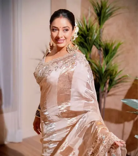 Did Rupali Ganguly Take Her Stray Dogs for a Car Ride Amidst Her Busy Schedule?