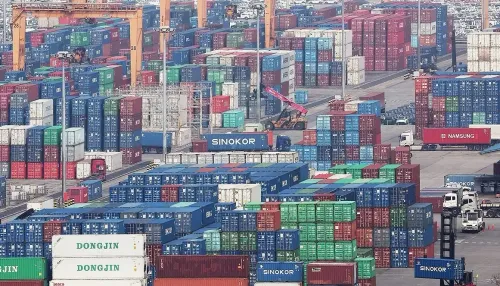 South Korea exports hit $85.89 billion in April, chip surge drives 48% on-year jump