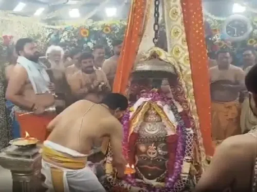 क्या साल के पहले दिन बाबा महाकाल का अद्भुत शृंगार हुआ?