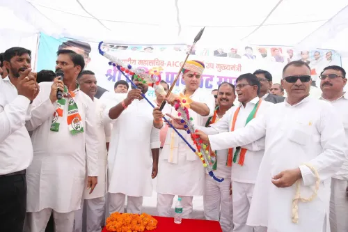 Sachin Pilot Meets Workers at Sabla Block Congress Office